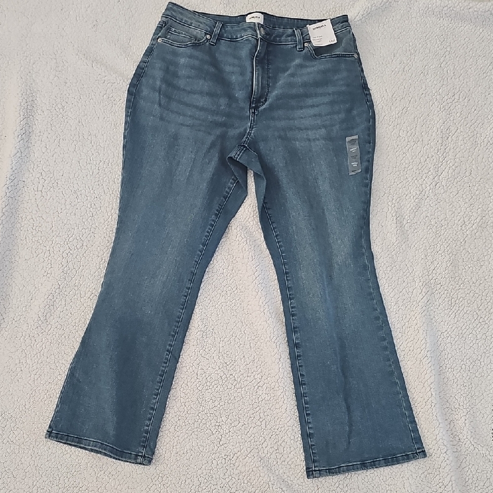 Sonoma Womans Mid Rise Bootcut Jeans Size 14W NWT